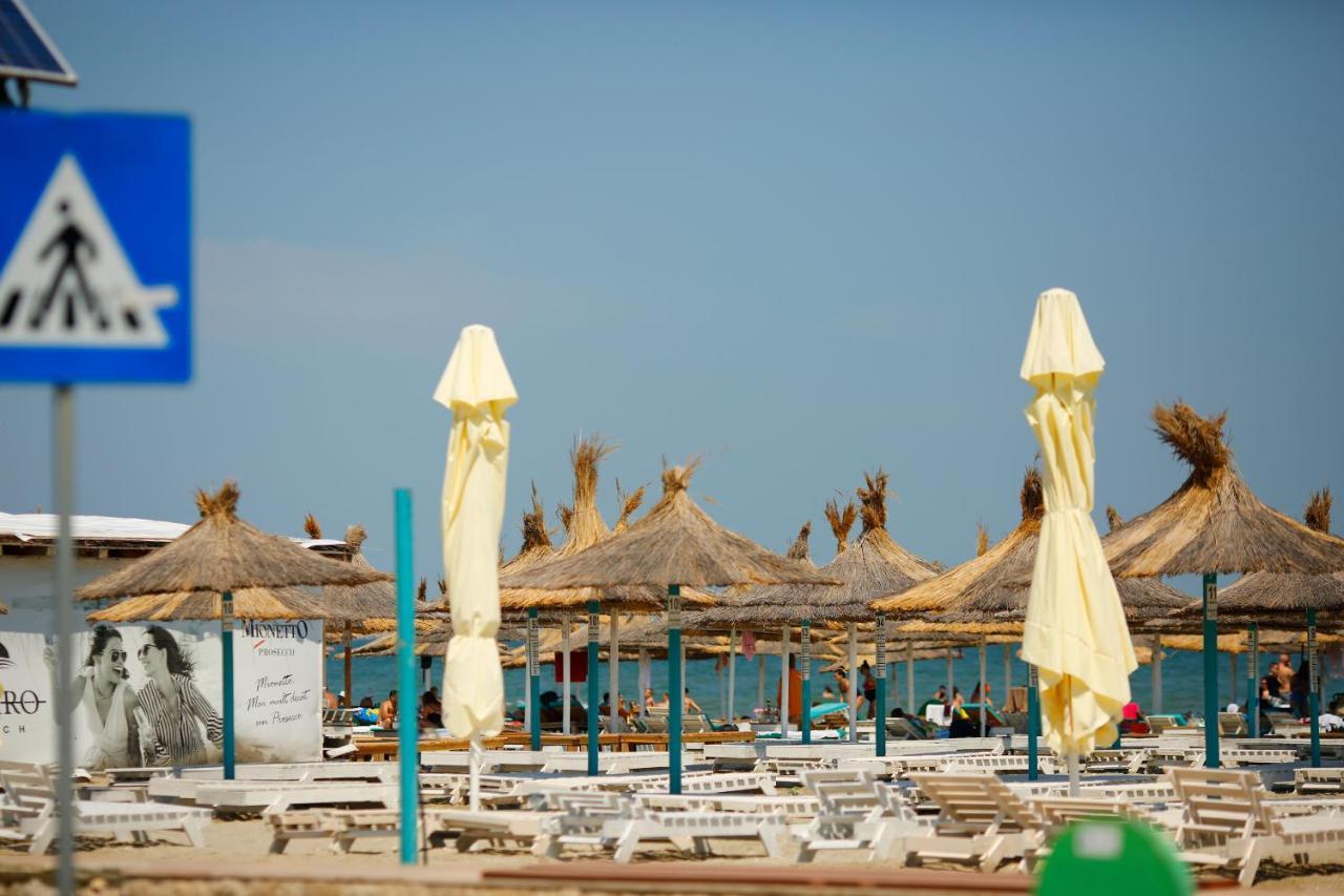 Hotel Casa Coral Mamaia Nord Năvodari Exteriér fotografie
